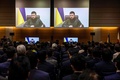 日本の国会に対し、ウクライナからオンライン形式で演説するウォロディミル・ゼレンスキー大統領（2022年3月23日撮影）。(c)Behrouz MEHRI and BEHROUZ MEHRI / POOL / AFP