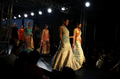 2007年11月7日、インド・バンガロールで開催されたシーバス・ファッション・ツアー（Chivas fashion tour）で発表されたNikhil and Shantanuの08年春夏コレクション。(c)AFP/Dibyangshu SARKAR