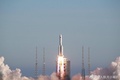 文昌航天発射場から打ち上げられた「長征5号B」キャリアロケット（2020年5月5日撮影、提供写真）。(c)People’s Daily