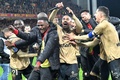 22-23フランス・リーグ1第17節、ランス対パリ・サンジェルマン。勝利を喜ぶランスの選手（2023年1月1日撮影）。(c)FRANCOIS LO PRESTI / AFP