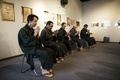オラショを唱る隠れキリシタンの子孫の方々。長崎県生月町で（2016年11月23日撮影）。(c)AFP/Behrouz MEHRI