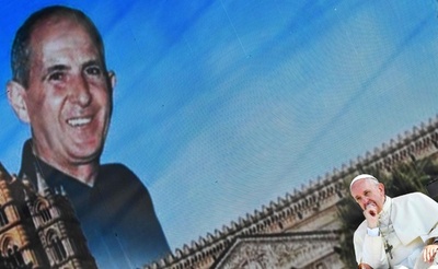 フランシスコ法王、マフィアは「神を冒涜」と批判 殉教神父の追悼ミサで