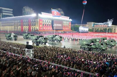 北朝鮮、党創建80周年の閲兵式は過去3番目の規模…「精密打撃兵器」を誇示