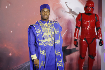 俳優J・ボイエガさん、香水ブランドの宣伝大使辞任 中国向け広告に反発