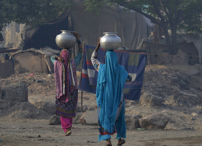 パキスタンの女3人、神を冒涜した疑いの男性殺害を自供