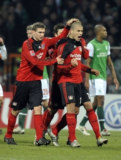 レバークーゼン バイエルンから首位の座を奪回