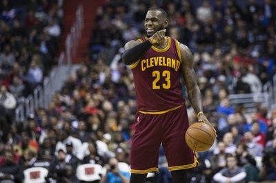 レブロン、故アリ氏の展覧会に約3億円の寄付を表明