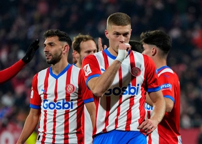 ジローナが首位守る アラベスに3発快勝