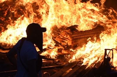 反G20デモ激化 メラニア米大統領夫人も行事欠席 独ハンブルク