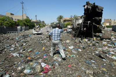 ラマディでの自爆テロで死亡者数上方修正、27人に - イラク