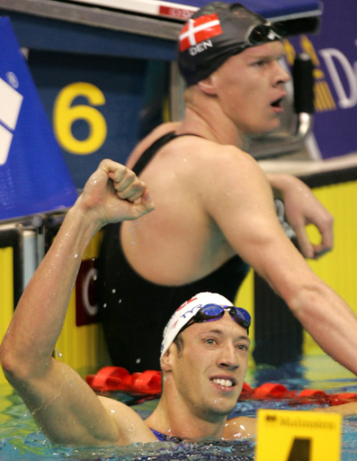 ベルナール 男子100メートル自由形で優勝