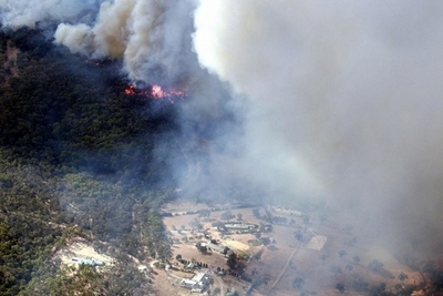 山火事が再び激化、住民数百人が避難 オーストラリア