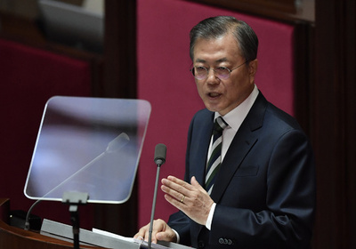 韓国大統領、防衛費増を発表 北には対話促す