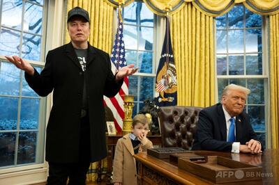 マスク氏、トランプ氏の法案に「失望」 異例の対立