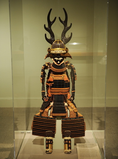 日本刀持った「地下鉄サムライ男」を逮捕、シンガポール