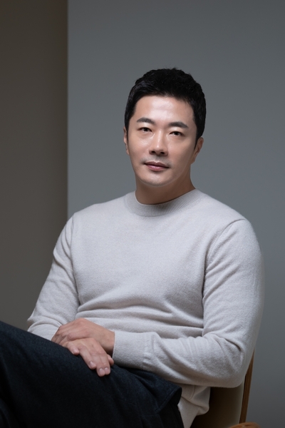 俳優クォン・サンウ「薄毛・性機能不全の演技まで…思い切って崩れました」 (上) – KOREA WAVE