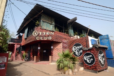 西アフリカ・マリの首都で襲撃事件、5人死亡 「欧米への報復」