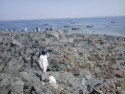 【写真特集】「地震島」がパキスタン沖に出現