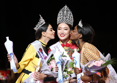 「シルクロード国際観光」ミスコン 中国女性が優勝