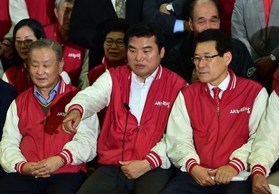 韓国総選挙、野党が勝利 朴政権「レームダック」化必至