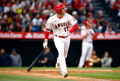 大谷が第12号ソロ 鈴木は千賀から適時二塁打