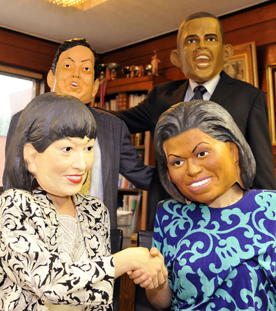 日米首脳夫妻が勢ぞろい、両夫人のゴムマスク発売へ