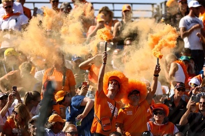 フェルスタッペン「愚かだ」 発煙筒投げ込んだファンに苦言