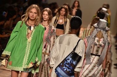 「エトロ」17年春夏