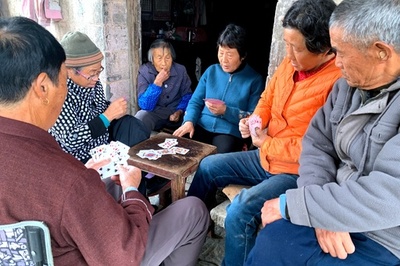 「お年寄りのおもちゃ屋」が大人気 高齢化時代の「居場所」モデルに 北京