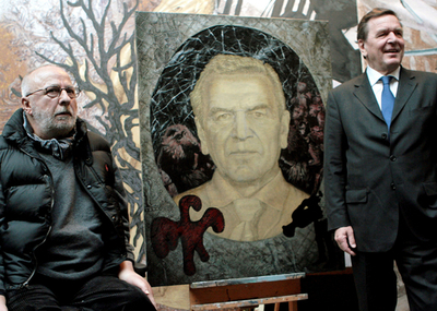 連邦首相府内に展示されるシュレーダー前首相の肖像画が公開される - ドイツ