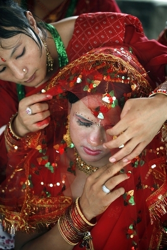 異カースト間の結婚に給付金、差別対策で ネパール