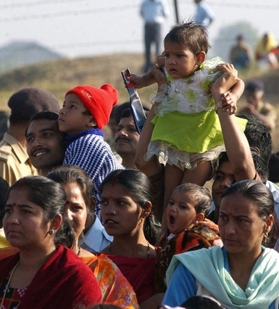 インド政府、女児を持つ家庭に経済支援・男子偏重の改善策として