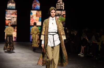 ディオール、快適さ求めた作品披露 コロナ禍でデザインに変化