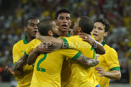 ブラジルとイングランドは引き分け サッカー国際親善試合 写真15枚 ファッション ニュースならmode Press Powered By Afpbb News