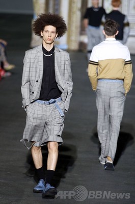 80年代の新解釈 クリスヴァンアッシュ 15年春夏メンズ 写真15枚 ファッション ニュースならmode Press Powered By Afpbb News