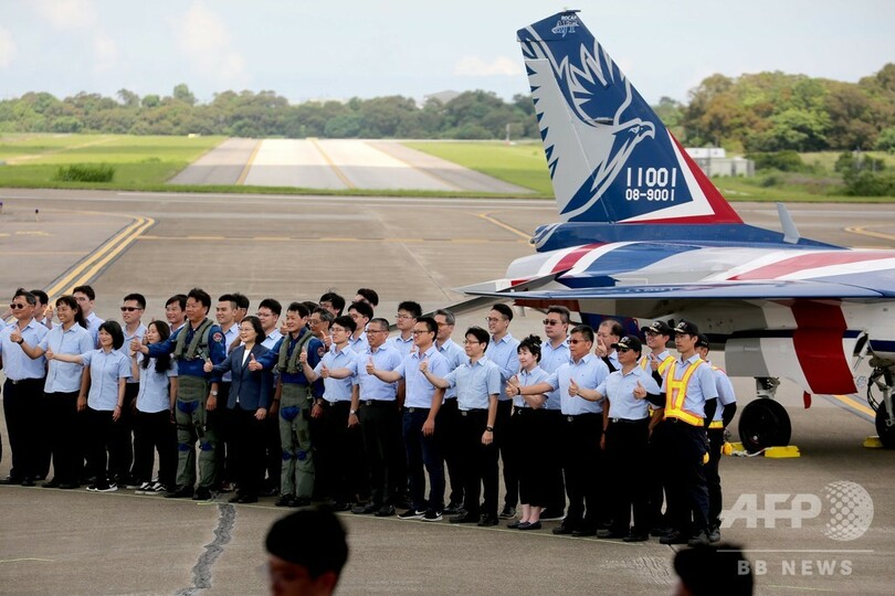 軍事面で「自立」余儀なくされる台湾、自主開発の練習機を初公開