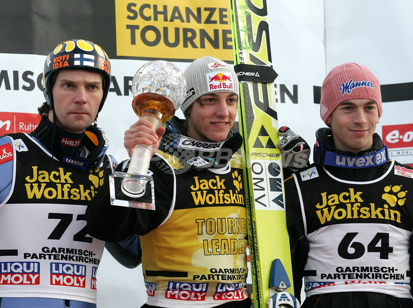 シュリーレンツァウアー W杯第10戦ラージヒル個人を制しシーズン初優勝