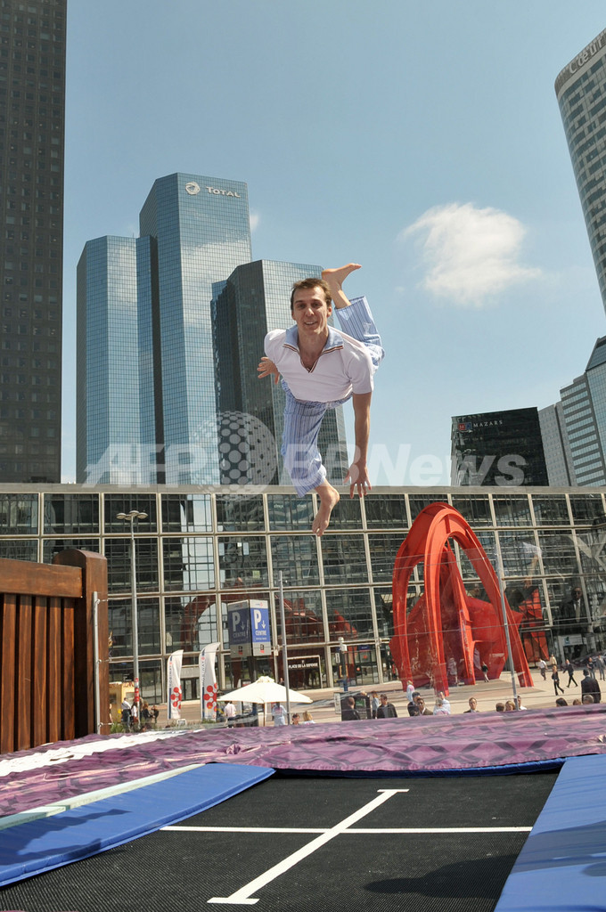 晴れた日は、トランポリンで大空へ！