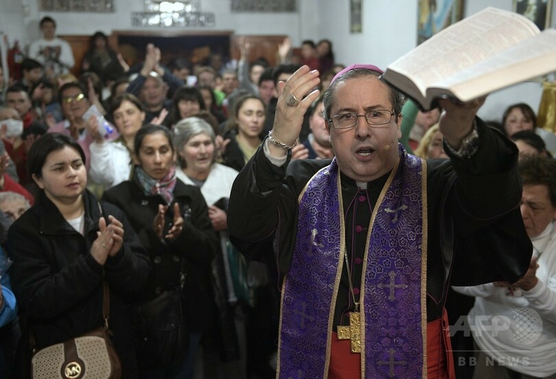 悪霊も退散？ アルゼンチンの「悪魔払い教室」