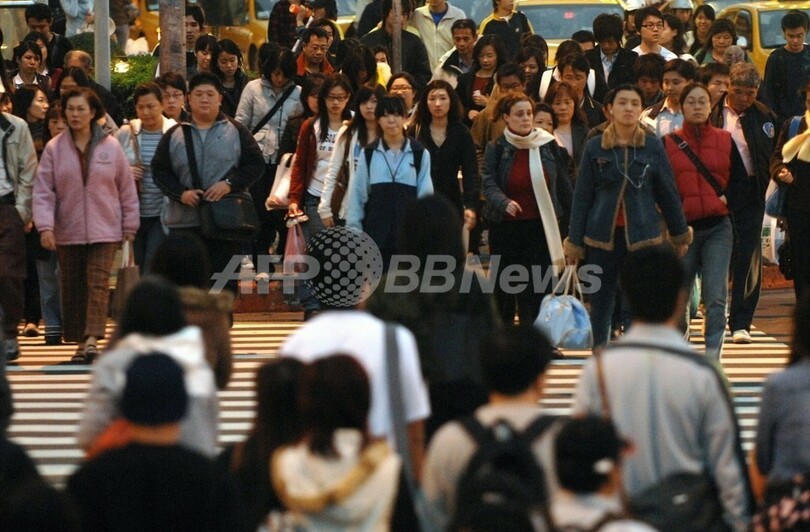 台湾人口、女性が初めて男性を超える