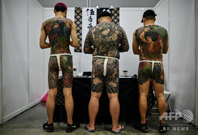 タトゥーイベントは「ポルノ」？ 半裸姿の写真にマレーシア政府が猛批判