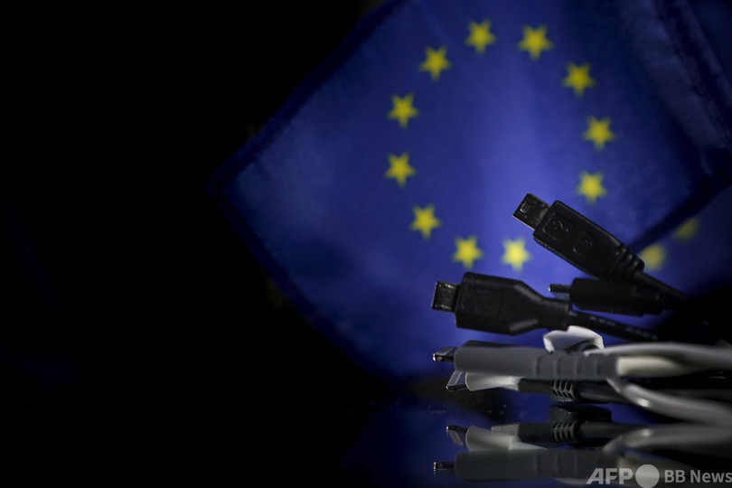 EU、スマホ充電器の端子統一を義務付けへ 米アップルに打撃