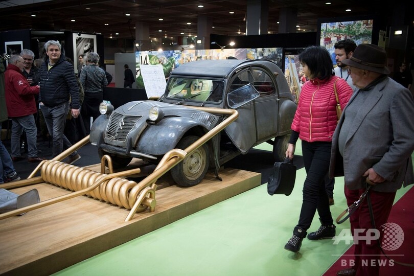 パリでクラシックカーの見本市 ネズミ捕りに挟まれる車も 写真13枚 国際ニュース Afpbb News