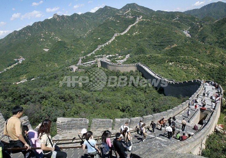 金採掘のため万里の長城を破壊、被害域100メートル近くか 中国 金採掘のため万里の長城を破壊、被害域100メートル近くか 中国