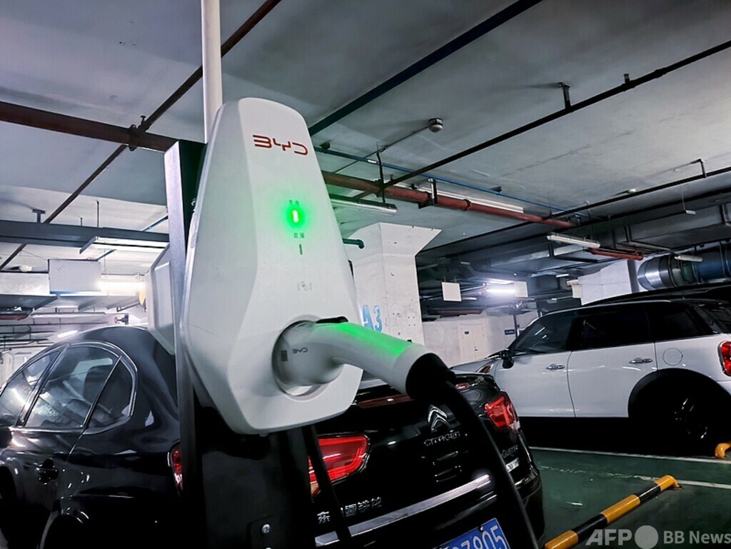 ガソリン車の給油並みの速さ BYDが高速充電のEVシステムを発表 写真1枚 国際ニュース:AFPBB News