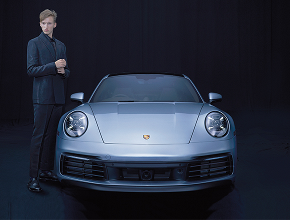 スタイリスト・祐真朋樹が提案!「乗る車×着る服」 PORSCHE 911 CARRERA S× FENDI スタイリスト・祐真朋樹が提案!「乗る車×着る服」 PORSCHE 911 CARRERA S× FENDI
