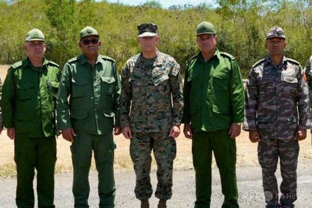 米・キューバ両軍の高官が会談、グアンタナモ米軍基地で