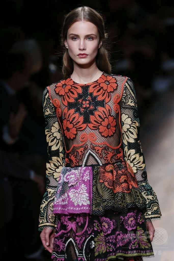 18世紀の貴族によるグランドツアーがコンセプト、「ヴァレンティノ」15年春夏