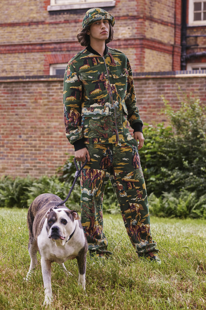 「ステラ マッカートニ」ブランド初のメンズ＆ウィメンズ、アビー・ロード・スタジオで発表