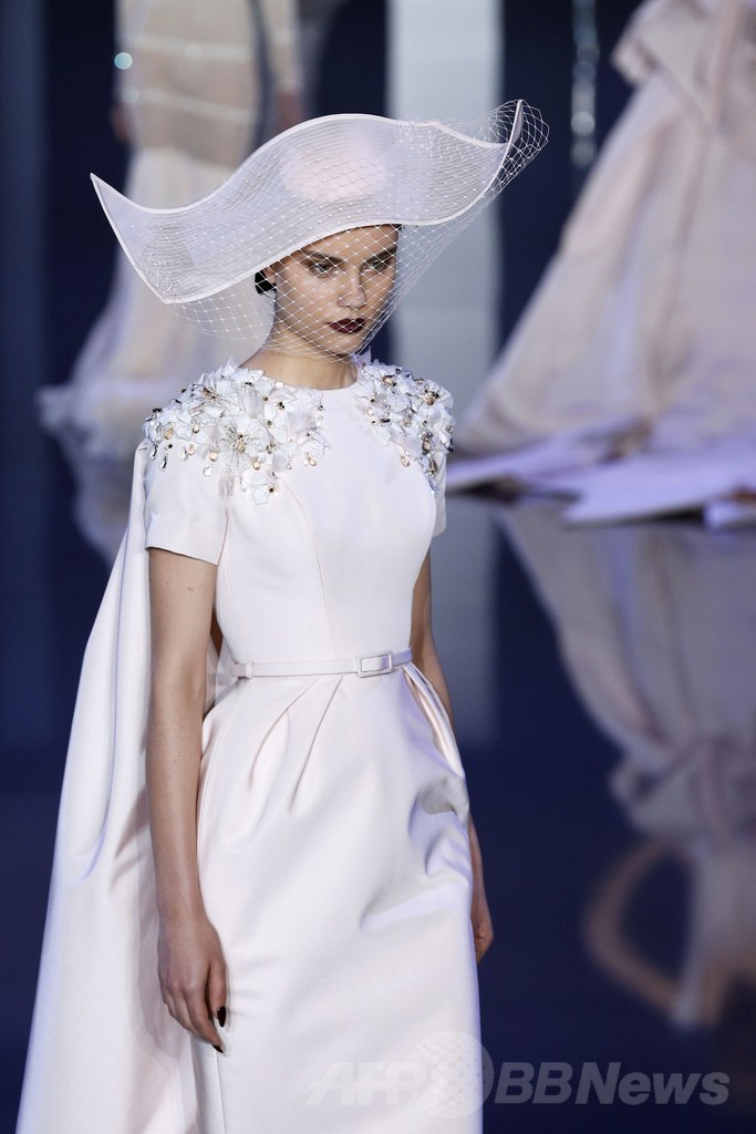 ボリューミーな裾に注目、「ラルフ＆ルッソ」14/15年秋冬オートクチュール